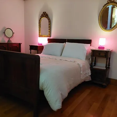 Casas Da Azenha Do Rio * Barreiros (Amares)