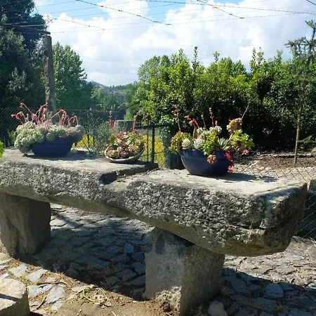 Casas Da Azenha Do Rio Barreiros (Amares)