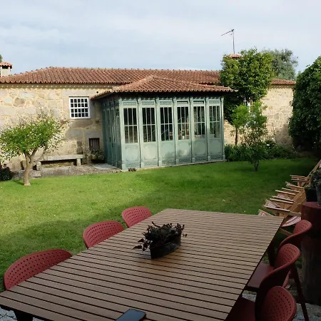 Casas Da Azenha Do Rio * Barreiros (Amares)