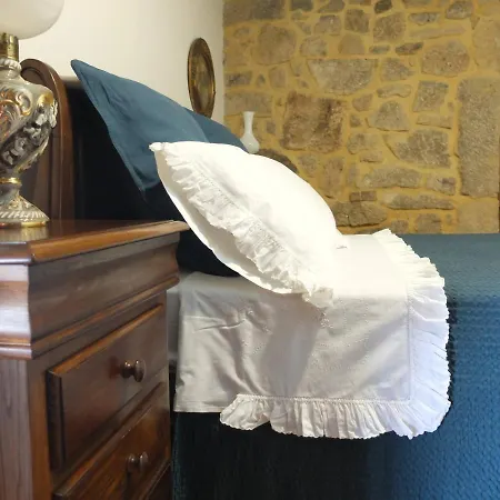 Casas Da Azenha Do Rio * Barreiros (Amares)