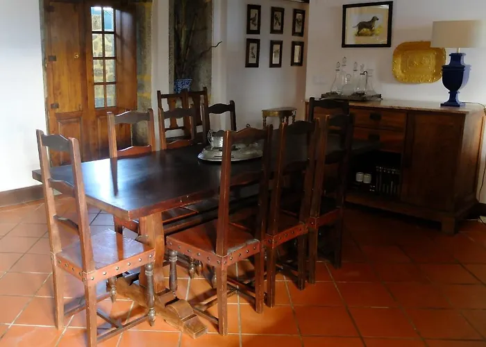 Casas Da Azenha Do Rio Barreiros (Amares)