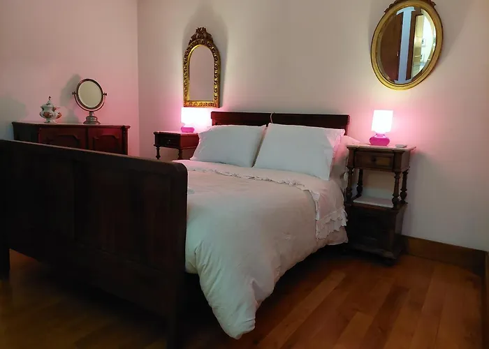 Casas Da Azenha Do Rio * Barreiros (Amares)